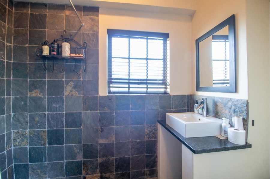 5 Bedroom Property for Sale in East London Rural Eastern Cape